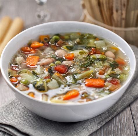 Consigli per conservare in congelatore le verdure per il minestrone. Minestrone di verdure fresche: ricetta tradizionale e consigli
