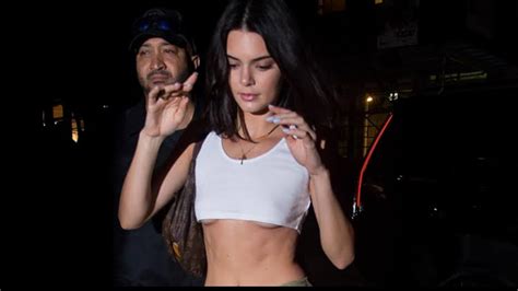 Kendall Jenner Mirror Selfies Stunning In Topless