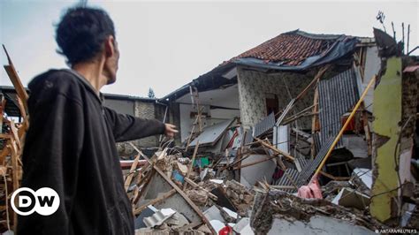 Indonesia Over 160 Killed As Earthquake Hits Island Of Java Dw 11222022