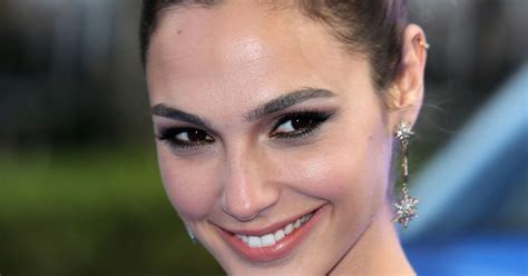 Gal Gadot Is Wonder Woman Why The Actress Will Be Great In Batman Vs