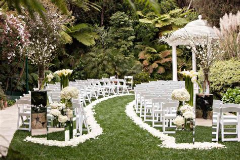 15 Unique Wedding Ceremony Chair Layouts