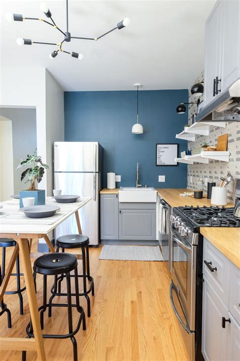 To help you achieve the farmhouse kitchen of your dreams, you may also want to consider soapstone countertops and a wood slat backsplash painted the same shade of red. This Is Why Designers Are So Obsessed With IKEA Kitchens ...