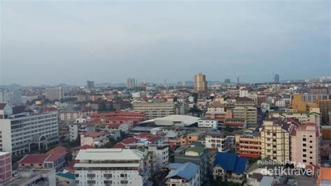 Pattaya — kota için direk seferlerin fiyatını 750 havayolu şirketi ve acenta arasında kıyaslıyoruz. Melihat Penampakan Kota Pattaya dari Atas Ketinggian