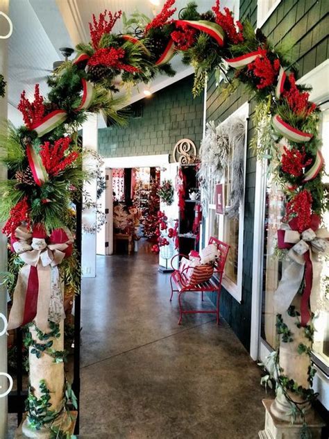 44 Christmas Themed Office Decoration Ideas So That Your Office Doesnt