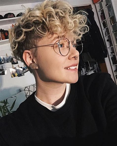 35 Androgynous Gay And Lesbian Haircuts With Modern Edge