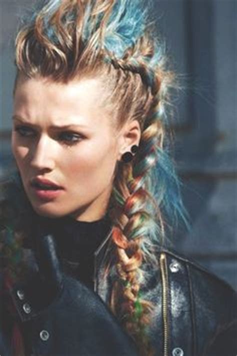 Most feathered hairstyles style hair out and away from the face, but this layered look keeps things cool and casual on days when you don't have a lot of time to style your strands. 15 Beautifully Chic Punk Hairstyles - Pretty Designs