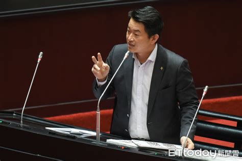 The site owner hides the web page description. 因應台北封城 陳柏惟重提遷都、遷國會 | ETtoday政治 | ETtoday新聞雲