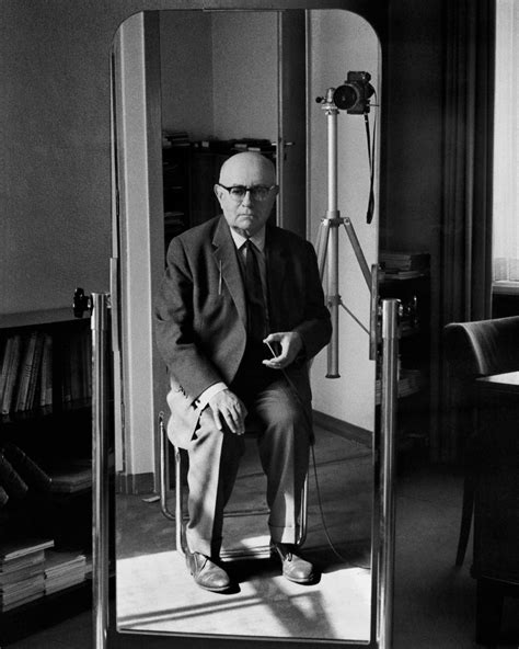 Engagement De Theodor W Adorno