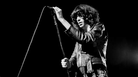 Efeméride Se Cumplen 16 Años De La Muerte De Joey Ramone Considerado