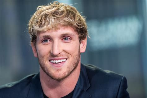 His plan to hide from the outside world gets upended. Logan Paul stapt in op de Earth 2 trein?! - De Benelux ...