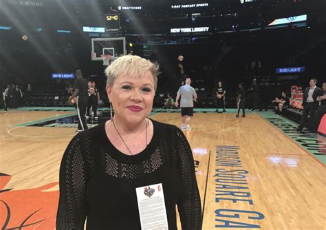 Amid Cancer Recurrence Holly Rowe Gets Extension At Espn The Columbian