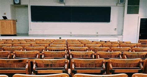 Κοινοβούλιο, για τις εκλογές, για τη κυβέρνηση, για τη διαδοχή στο θρόνο κλπ, τα οποία δεν έχουν αυξημένη τυπική ισχύ αλλά ισχύ κοινού νόμου. ΣτΠ: Παρέμβαση για την αναγνώριση αλλοδαπών τίτλων σπουδών ...