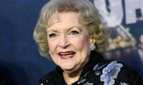 Betty White Through The Years A Look Back At The Beloved Golden Girl Artofit
