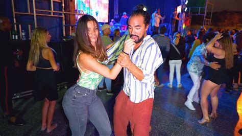 Bailando Salsa En La Tropical Con Ng La Banda Baila En Cuba 2019