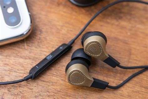 The Best Earbuds For 2021 Reviews By Wirecutter