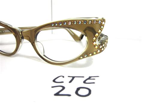 Authentic Vintage Medium Fit 1950s60s Cat Eye Eyeglass Frame Brown