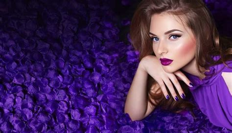 9 Fabulous Makeup Ideas To Flaunt With Purple Dresses