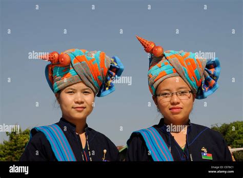 Pa O Or Pao Women In Traditional Dress Ethnic Minority Traditional Costume Shan State Inle