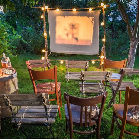 10 Fun Ideas for Outdoor Movie Night | Taste of Home