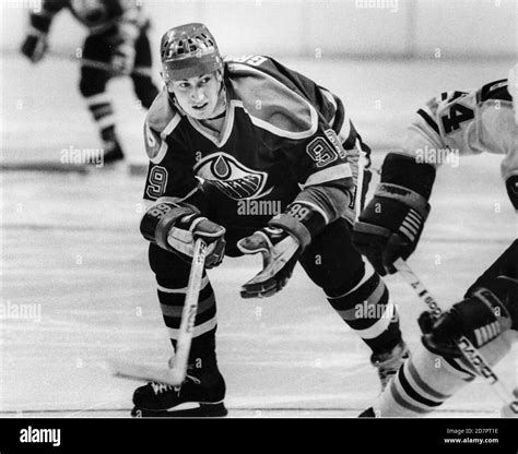 Wayne Gretzky 1985 Hi Res Stock Photography And Images Alamy