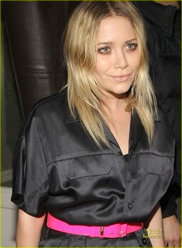 First Look Of Mary Kate Olsen In Weeds Mary Kate And Ashley Olsen Video