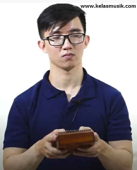 Download lagu kalimba perlahan dapat kamu download secara gratis di downloadlagu321.site. 6 Tips Mudah Menghafal Not Kalimba - KelasMusik.Com