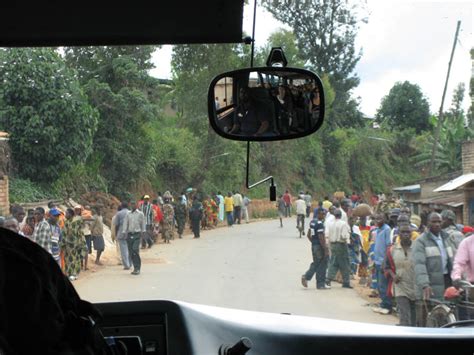 Lassen sie sich von den rundreiseideen. Nicole und Patricia in Ruanda | Urlaub in Bujumbura