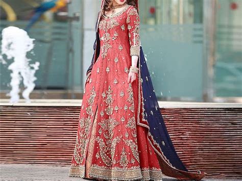 Latest Pakistani Maxi Dress Designs 2021 For Wedding Pakstyle Fashion