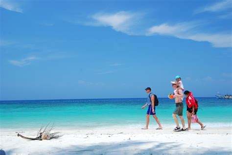 It is connected to the mainland by ferries to merang. Tourism Terengganu - Pulau Dan Pantai