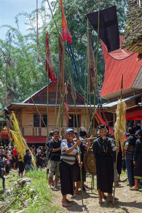 Tana Toraja Funeral Ceremony Preparation Of Coffin Parade Travel Badger