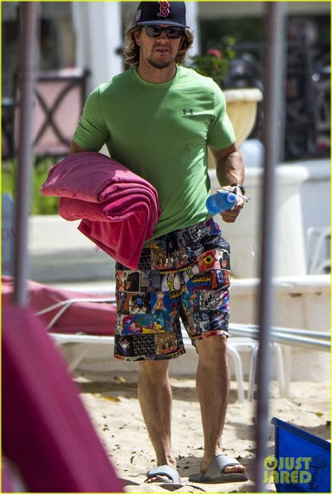 mark wahlberg continues showing off his hot body in barbados photo 3788420 mark wahlberg