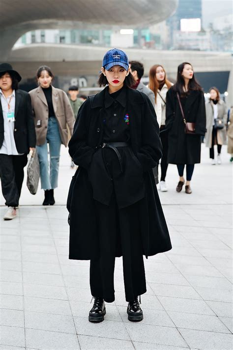 kim bomi seoul fashion week streetwear womens 2018fw 한국 패션 스타일 패션 위크 도시 패션