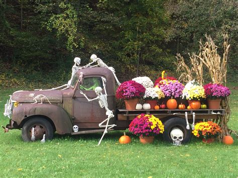Pin By Sandy Hatfield On Truck Flower Truck Yard Art Flower Farm