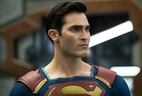‘superman And Lois Changes New Suit Revealed — Tyler Hoechlin Photo