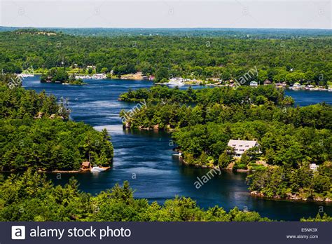 Auch, wenn man per auto von kanada in die usa fährt? Kingston Ontario Kanada. Die tausend Inseln im Sankt ...