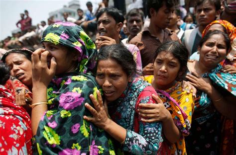 Scores Dead In Bangladesh Building Collapse The New York Times