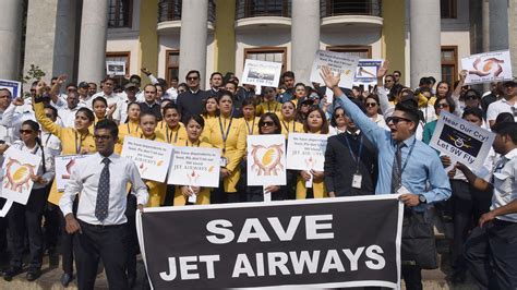 Jet Airways Crisis 2 Members Go On Fast In Jet Office News Times