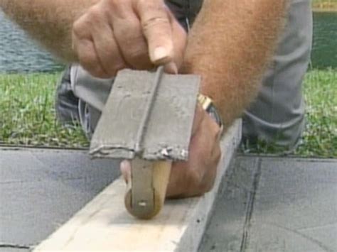 How To Pour A Concrete Walkway How Tos Diy