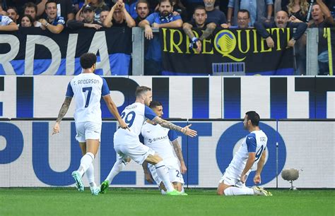 Lazio Stroll Past Atalanta After 2 0 Win Reuters