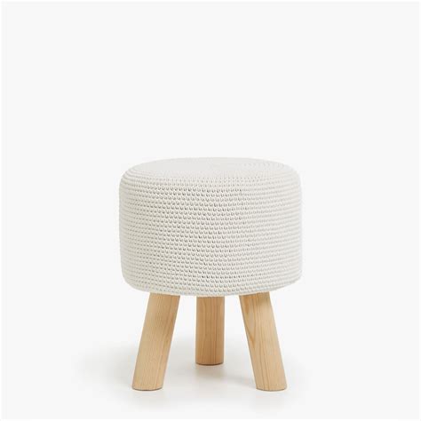 Birbirinden özel biblo tasarımları, aydınlatma ürünleri. Image 1 of the product CROCHET KNIT SEAT | Zara home stool, Affordable home decor, Wall shelf decor