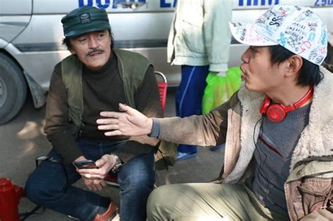 Thuật ngữ miêu và h'mông hiện thời đều được sử dụng để chỉ nhóm dân tộc thiểu số ở trung quốc.họ sống chủ yếu ở miền nam trung quốc, trong các tỉnh quý châu, hồ nam, vân nam, tứ xuyên, quảng tây và hồ bắc. Con trai nghệ sĩ Giang Còi nói về việc chỉ đạo bố trong ...