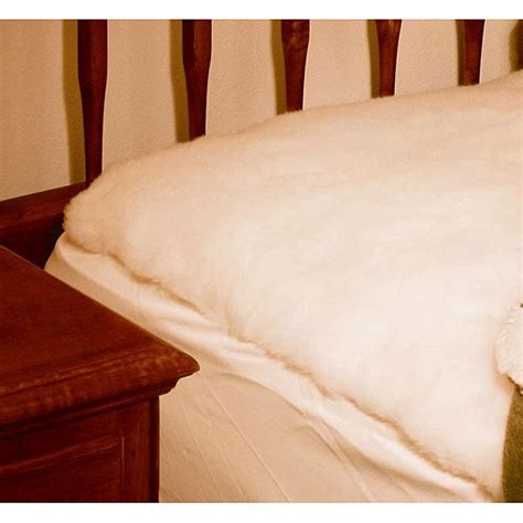 Premium wool mattress pad is loaded up with 100% premium australian wool and is secured with a lavish 100% organic sateen cotton. King-size Lambswool Mattress Pad - Free Shipping Today ...