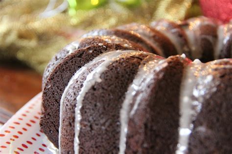 Preheat the oven to 350 f and place the rack in the lower third. Chocolate Gingerbread Bundt Cake Recipe | Mix and Match Mama