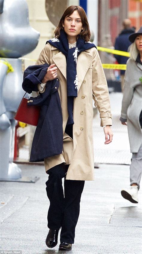 How Does She Do It Alexa Looked Great In A Chic Cream Trench Coat And
