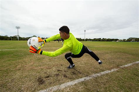 Once you've wrapped it around, hold it taut in line with the end of the tape measurer. How to Choose Soccer Goalkeeper Gloves | PRO TIPS by DICK ...