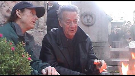 Robby Krieger And Ray Manzarek Visit Jim Morrisons Grave In Pere