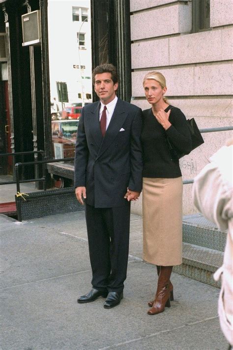Why Carolyn Bessette Kennedy Should Be Your Next Style Muse Carolyn Bessette Kennedy Style