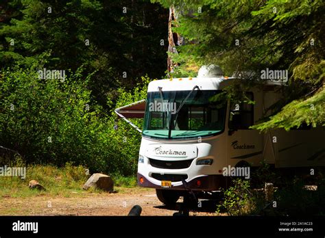 Motorhome In Fish Lake Campground Rogue River National Forest Oregon