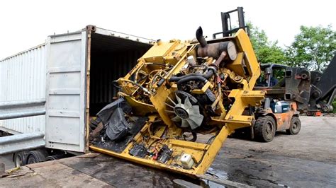 Loading Cat 320d Excavator Into A 40ft Shipping Container Youtube
