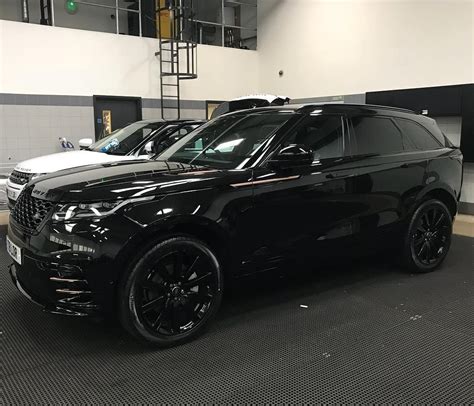 Range Rover Velar Satin Black